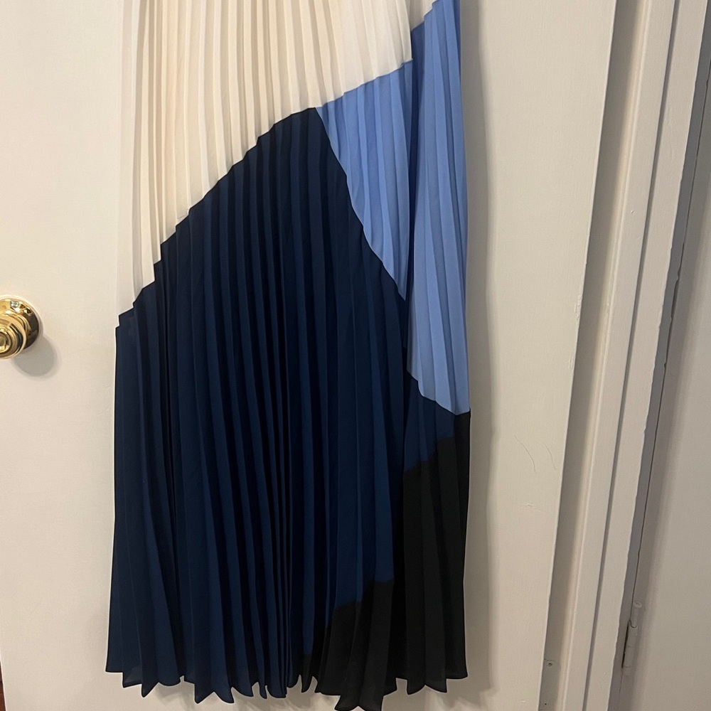 Express Blue and Cream Colorblock Maxi Dress - Picture 5 of 10